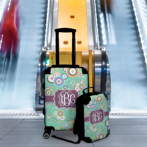 Colored Circles Suitcase Set 4 - IN CONTEXT