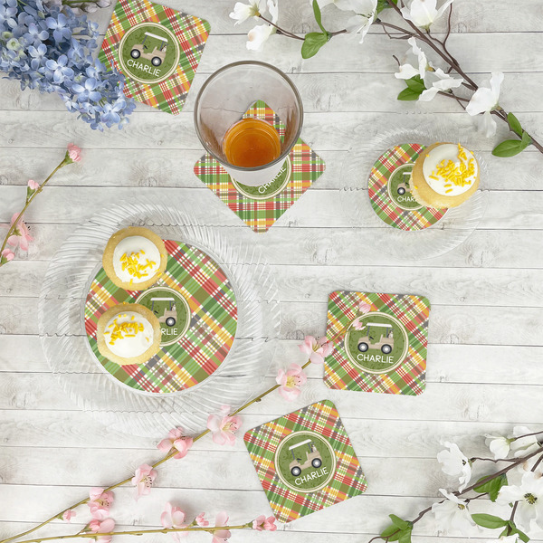 Golfer's Plaid Plastic Party Dinner Plates - In Context