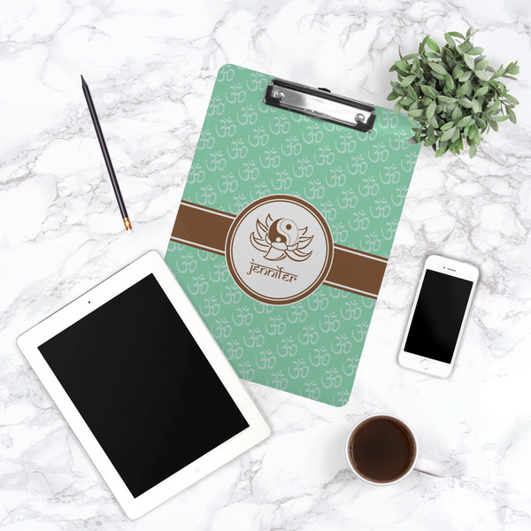 Om Clipboard - Lifestyle Photo