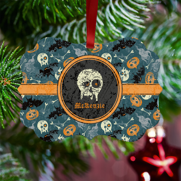 Vintage / Grunge Halloween Metal Benilux Ornament - Lifestyle