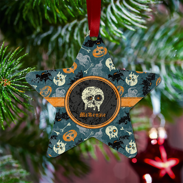 Vintage / Grunge Halloween Metal Star Ornament - Lifestyle