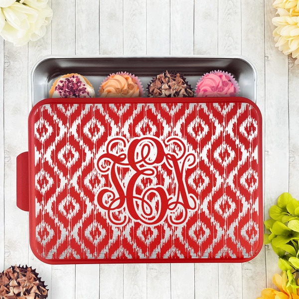Monogram Aluminum Baking Pan - Red Lid - LIFESTYLE