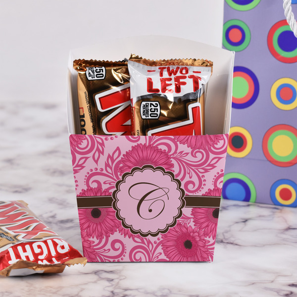 Gerbera Daisy French Fry Favor Box - w/ Treats View