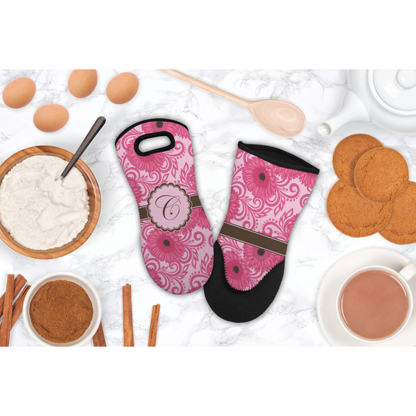 Gerbera Daisy Neoprene Oven Mitt - Lifestyle Image