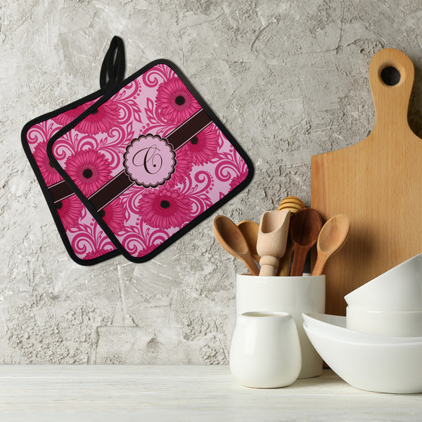 Gerbera Daisy Neoprene Pot Holder - Set of 2  LIFESTYLE