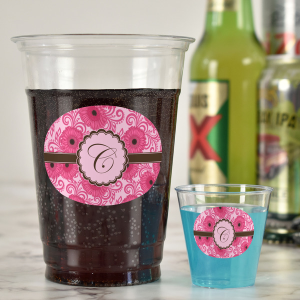 Gerbera Daisy Party Cups - 16oz - In Context