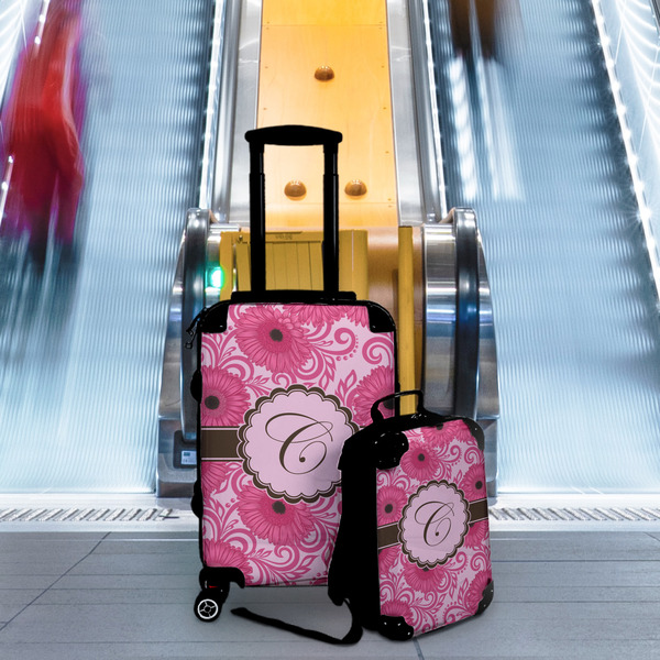 Gerbera Daisy Suitcase Set 4 - IN CONTEXT