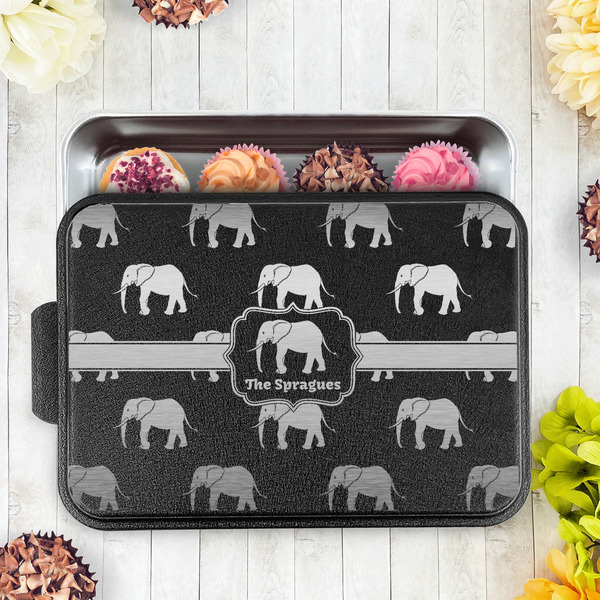 Elephant Aluminum Baking Pan - Black Lid - LIFESTYLE