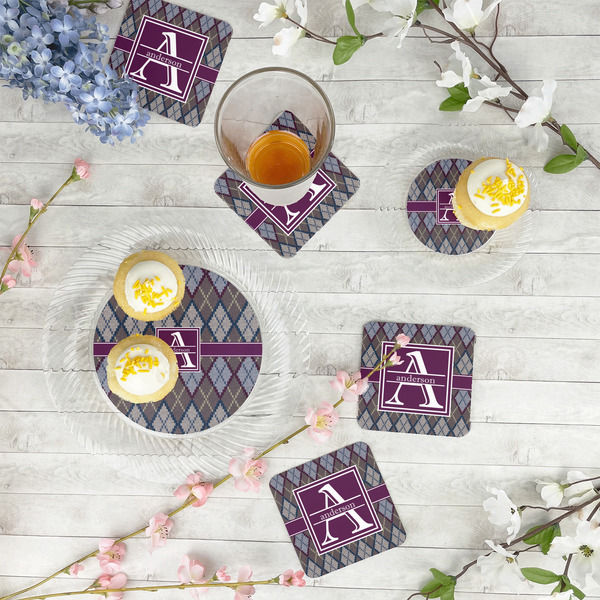 Knit Argyle Plastic Party Dinner Plates - In Context