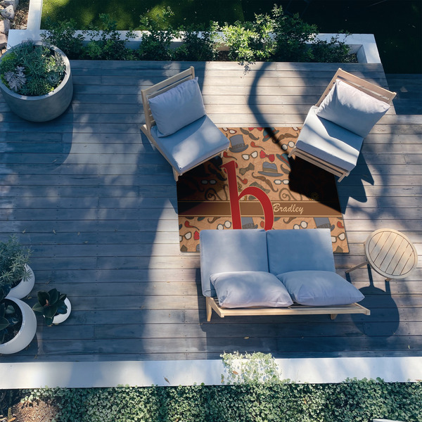 Vintage Hipster 5'x7' Patio Rug - In context