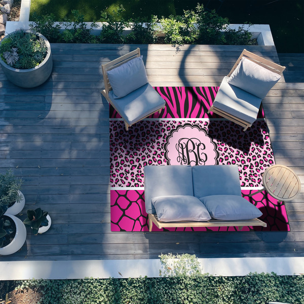 Triple Animal Print 8'x10' Patio Rug - In context