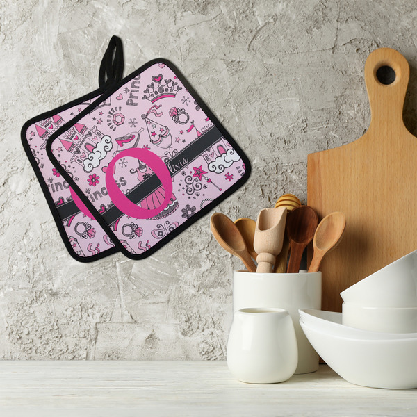 Princess Neoprene Pot Holder - Set of 2  LIFESTYLE