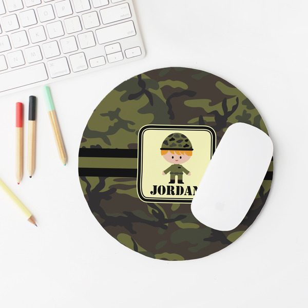 Green Camo Round Mousepad - LIFESTYLE 2