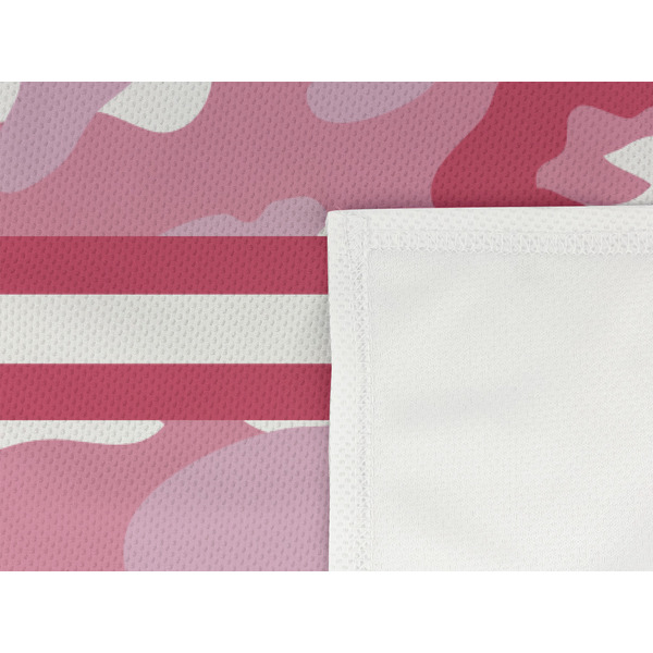 Pink Camo Cooling Towel- Detail