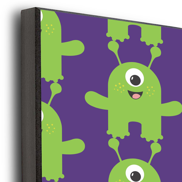 Astronaut, Aliens & Argyle 20x24 Wood Print - Closeup