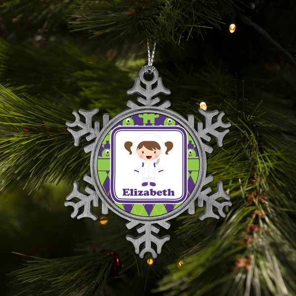 Astronaut, Aliens & Argyle Vintage Snowflake - (LIFESTYLE)