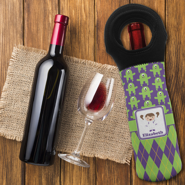 Astronaut, Aliens & Argyle Wine Tote Bag - FLATLAY