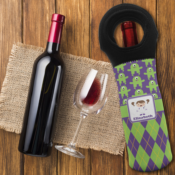 Astronaut, Aliens & Argyle Wine Tote Bag - FLATLAY