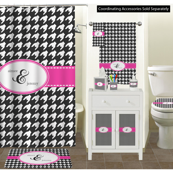 Houndstooth w/Pink Accent Bathroom Scene