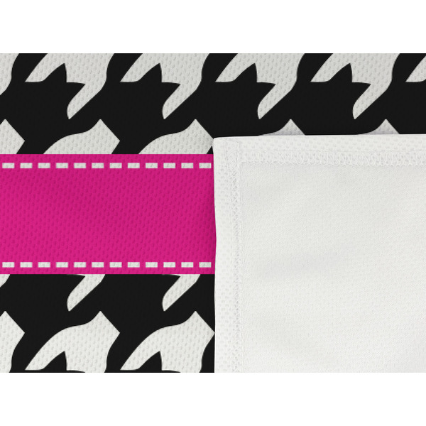 Houndstooth w/Pink Accent Cooling Towel- Detail