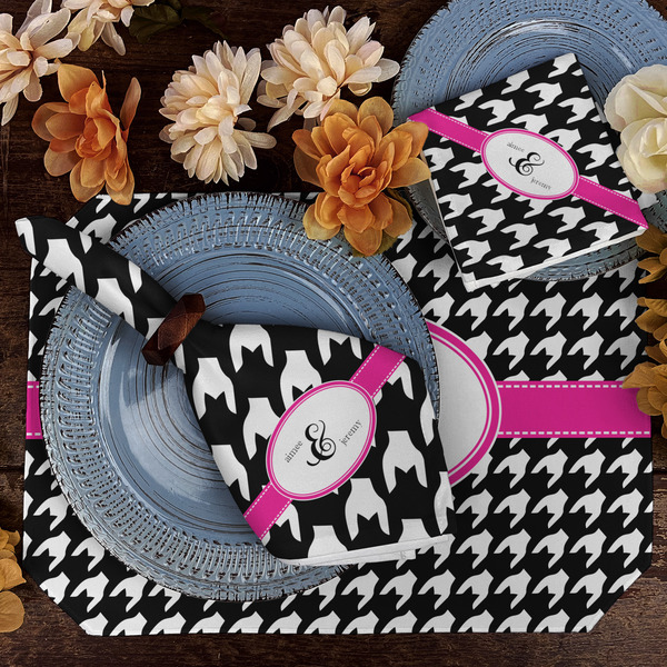 Houndstooth w/Pink Accent Dining Set