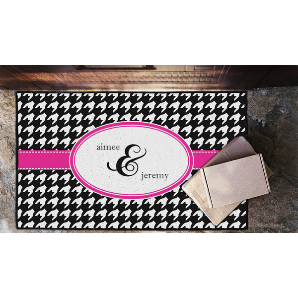 Houndstooth w/Pink Accent Door Mat - LIFESTYLE (Lrg)
