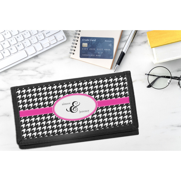 Houndstooth w/Pink Accent DyeTrans Checkbook Cover - LIFESTYLE