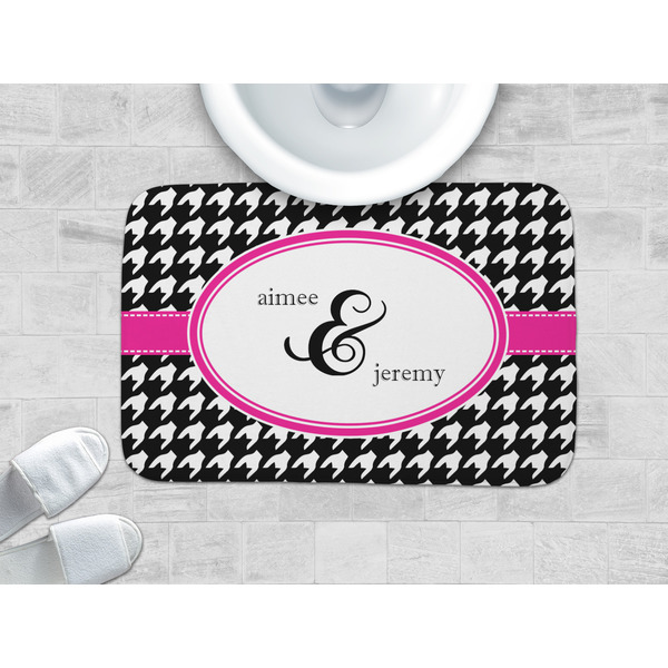 Houndstooth w/Pink Accent Memory Foam Bath Mat - LIFESTYLE 34x21