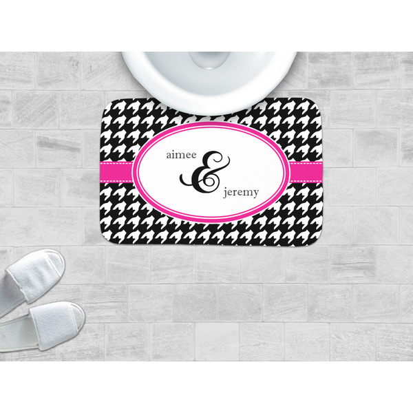Houndstooth w/Pink Accent Memory Foam Bath Mat - LIFESTYLE