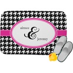 Houndstooth w/Pink Accent Memory Foam Bath Mat (Personalized)