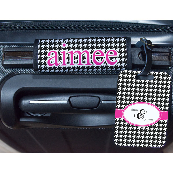 Houndstooth w/Pink Accent Metal Luggage Tag & Handle Wrap - In Context