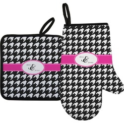 Houndstooth w/Pink Accent Oven Mitt & Pot Holder Set w/ Couple's Names