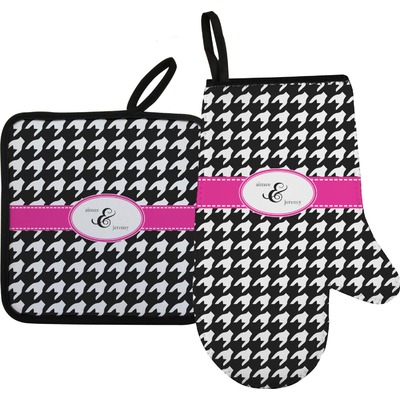 Houndstooth w/Pink Accent Oven Mitt & Pot Holder Set w/ Couple's Names