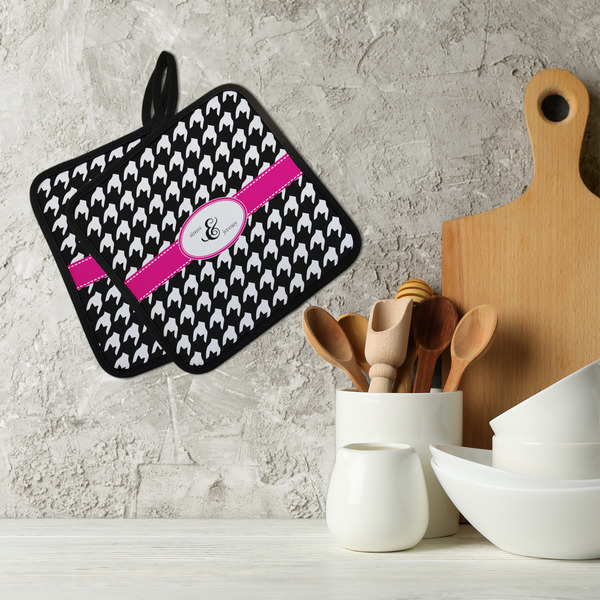 Houndstooth w/Pink Accent Neoprene Pot Holder - Set of 2  LIFESTYLE
