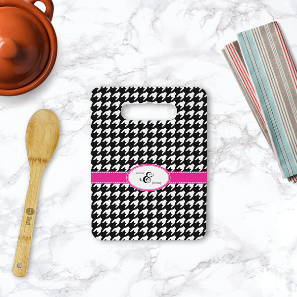 Houndstooth w/Pink Accent Rectangle Trivet with Handle - LIFESTYLE