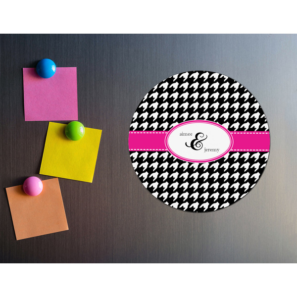 Houndstooth w/Pink Accent Round Fridge Magnet - LIFESTYLE