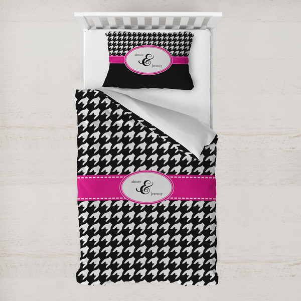 Custom Houndstooth w/Pink Accent Toddler Bedding Set - With Pillowcase (Personalized)