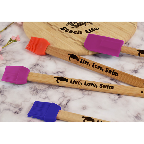 Sea Turtles Silicone Brush - Purple - Lifestyle