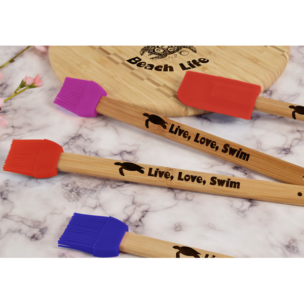 Sea Turtles Silicone Brush - Red - Lifestyle