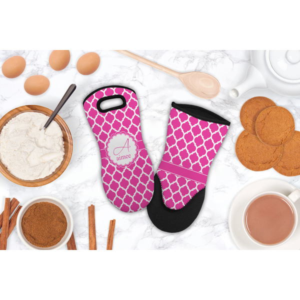 Moroccan Neoprene Oven Mitt - Lifestyle Image