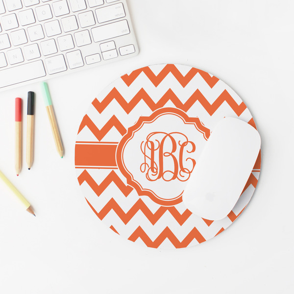 Chevron Round Mousepad - LIFESTYLE 2