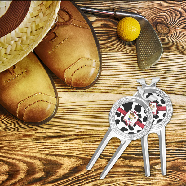 Cowprint w/Cowboy Divot Tool - LIFESTYLE