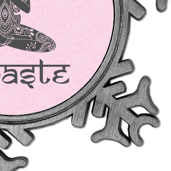 Lotus Pose Vintage Snowflake - Detail