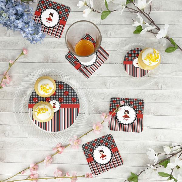 Ladybugs & Stripes Plastic Party Dinner Plates - In Context