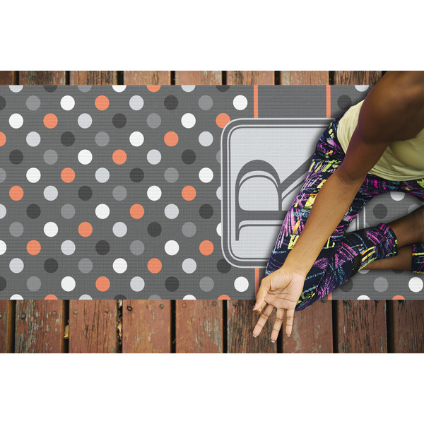 Gray Dots Yoga Mats - LIFESTYLE