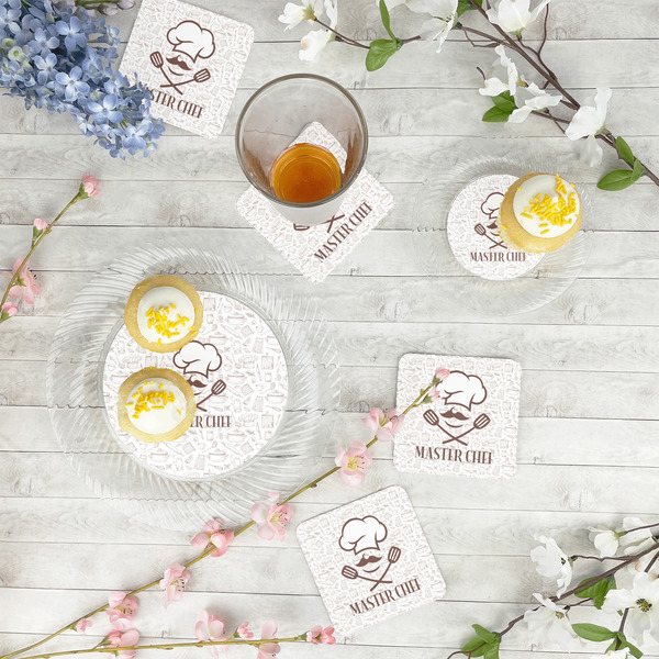 Master Chef Plastic Party Dinner Plates - In Context