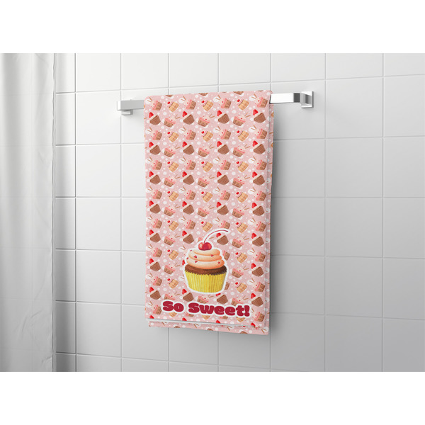 Sweet Cupcakes Bath Towel - LIFESTYLE