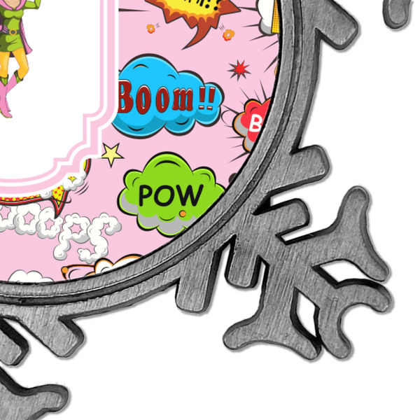 Woman Superhero Vintage Snowflake - Detail