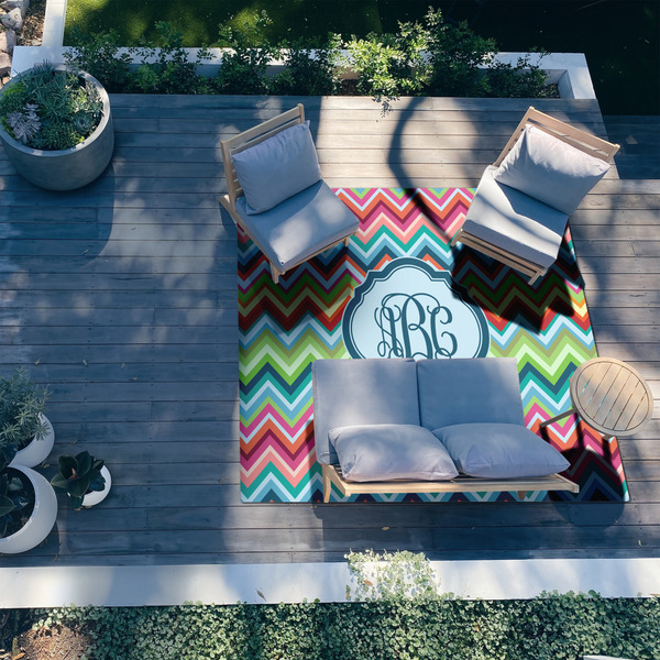 Retro Chevron Monogram 8'x10' Patio Rug - In context