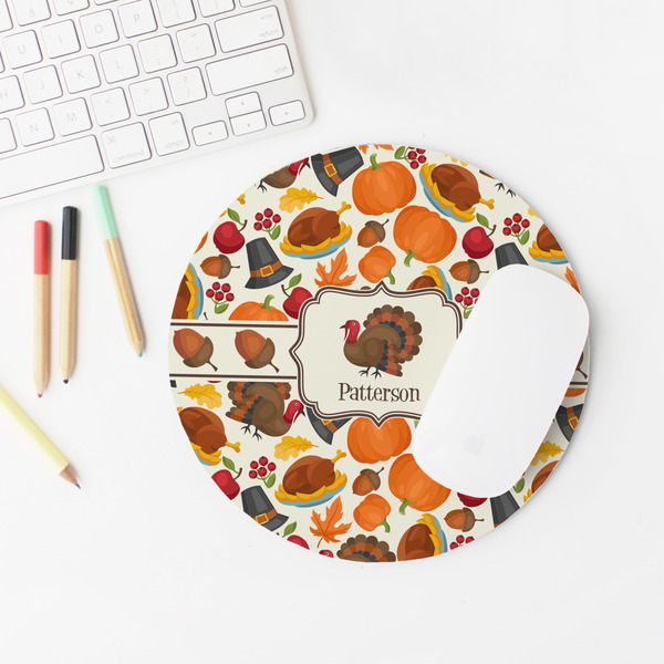 Traditional Thanksgiving Round Mousepad - LIFESTYLE 2